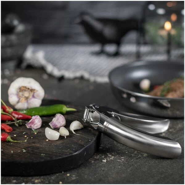 Kuhn Rikon Knoblauchpresse Edelstahl – Bild 5