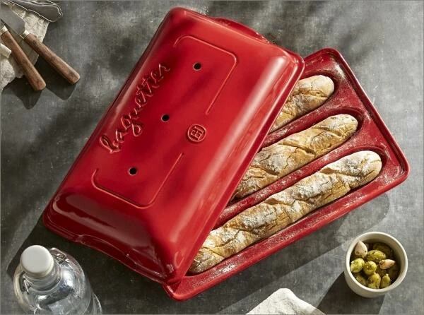 Emile Henry Baguette-Backform In Grand Cru – Bild 8
