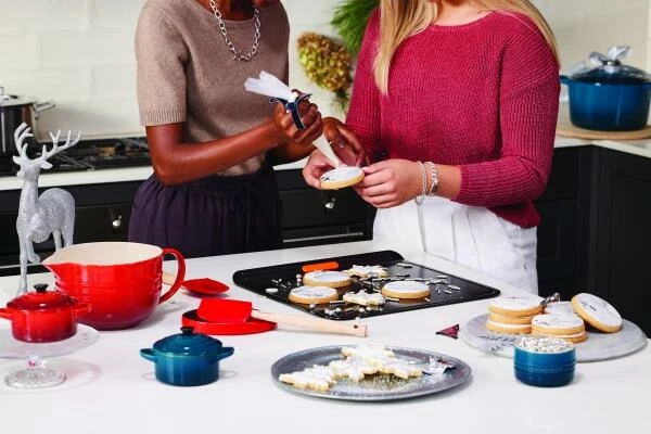 Le Creuset Löffelablage Oval, 16 Cm In Meringue – Bild 3